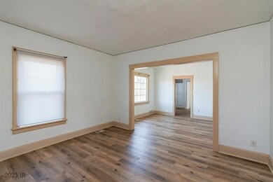 2305 SW 9th St, Des Moines, IA 50315 - photo 6