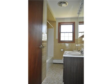 40 W Wrentham Rd unit 6, Cumberland, RI 02864 - photo 4