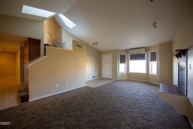 935 SW 7th St Newport