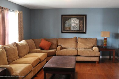 812 living rm