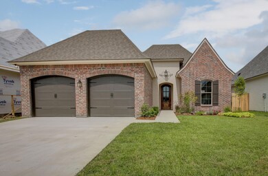 207 Santander Dr, Youngsville, LA 70592 - photo 2
