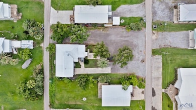 124 Cedar Ln, Grand Isle, LA 70358 - photo 3