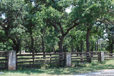 9584 Majestic Oak Cir, San Antonio, TX 78255 - photo 4