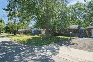 2585 W Robin Rd, New Albany, IN 47150 - photo 3