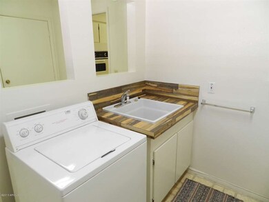 LAUNDRY CENTER