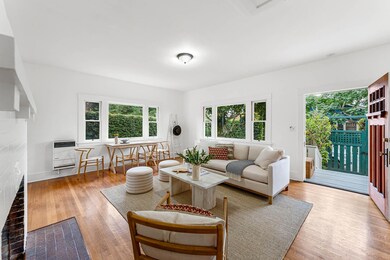 Living room & entry - 317 Loma Vista
