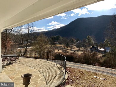 138 Natures Way Ln, Strasburg, VA 22657 - photo 2