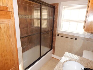 634 E Barbara St, Tyler, TX 75701 - photo 6