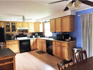 10 Robin Dr, Goffstown, NH 03045 - photo 2