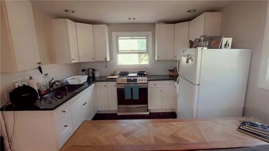 14 Pond Ave unit 2, Newport, RI 02840 - photo 2