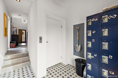 Elevator in Private Entry