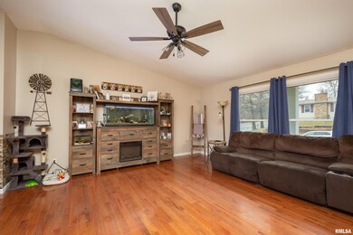 4405 Canterbury Ln, Davenport, IA 52806 - photo 4