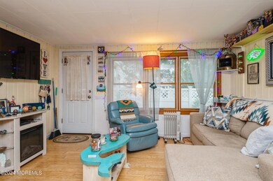 06_25E23rdSt_10003_LivingRoom_HiRes