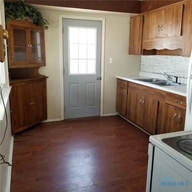 2812 Claredale Rd, Toledo, OH 43613 - photo 3