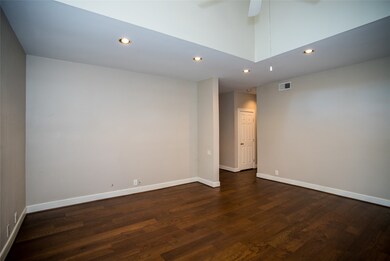 285 Litchfield Ln, Houston, TX 77024 - photo 4