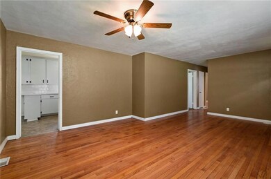 1409 W Scott Place, Independence, MO 64052 - photo 5