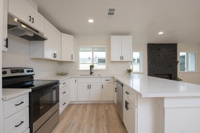 2024 N Laureen Ave, Fresno, CA 93703 - photo 5