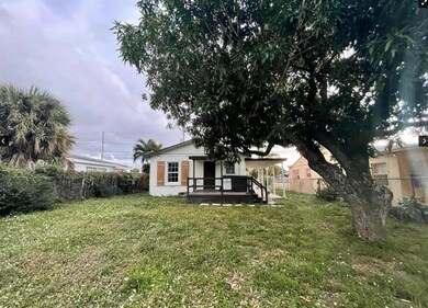 1115 Grant St, West Palm Beach, FL 33407 - photo 3