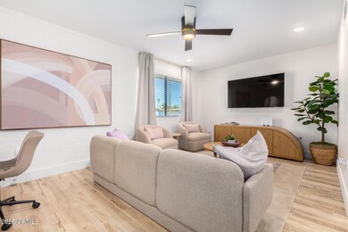 6631 E Cheery Lynn Rd unit 1, Scottsdale, AZ 85251 - photo 5