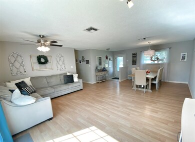 214 Avenue H, Brazoria, TX 77422 - photo 4