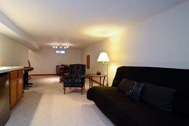 140 N Walnut St, Elmhurst, IL 60126 - photo 6