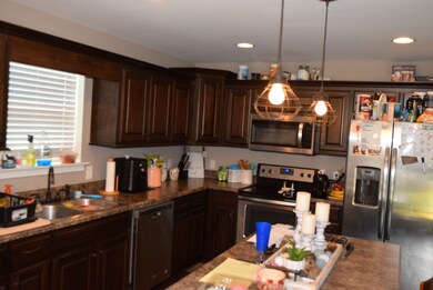 1042 Madison St, Manchester, TN 37355 - photo 5