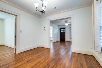 621 Aurora St, Houston, TX 77008 - photo 6