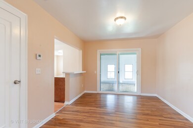 1527 W Cornelia Ave, Waukegan, IL 60085 - photo 3