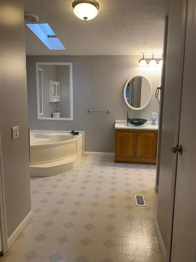 31 Bog Rd, Hillsborough, NH 03244 - photo 6