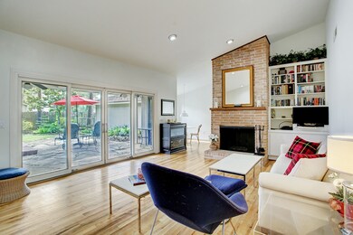 10227 Green Tree Rd, Houston, TX 77042 - photo 3