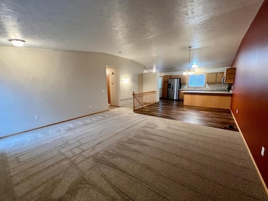 2138 14th St NW, Minot, ND 58703 - photo 5