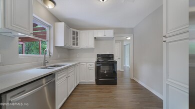 6533 Barmer Dr S, Jacksonville, FL 32210 - photo 5