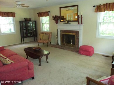 8718 Graystone Ln, Laurel, MD 20708 - photo 2
