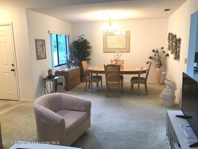 LIVING RM/DINING RM