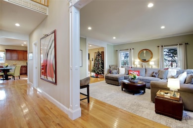 42 Mora Ct, Manhasset, NY 11030 - photo 3