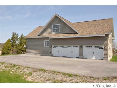 Parking Lot/Garage