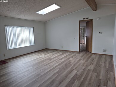 211 NE 70th St, Newport, OR 97365 - photo 2