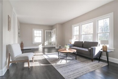 3327 Berkeley Rd, Cleveland, OH 44118 - photo 5