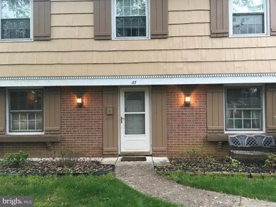 27 Peartree Ln, Willingboro, NJ 08046 - photo 2