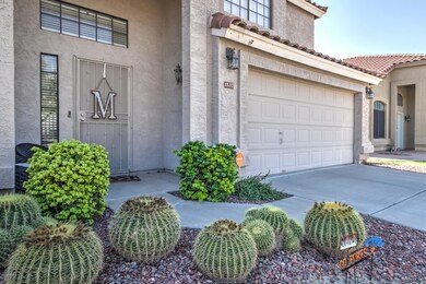 1537 E Vaughn Ave-4