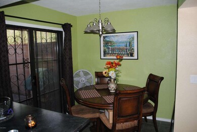 Eat-in Kitchen