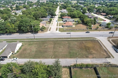 1326 Martin Luther King Junior Blvd unit A, Tulsa, OK 74106 - photo 4