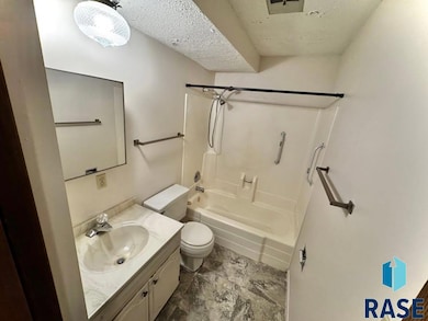 2503 W 3rd St, Sioux Falls, SD 57104 - photo 3