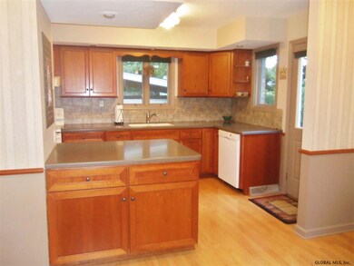 1017 Tomahawk Trail, Schenectady, NY 12302 - photo 5