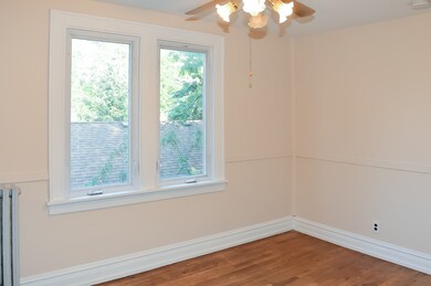 1721 Jenkinson Ct, Waukegan, IL 60085 - photo 4