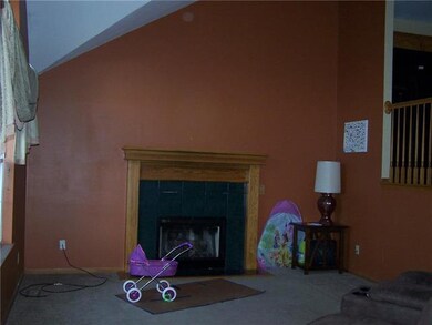 207 SW 24th St, Oak Grove, MO 64075 - photo 2