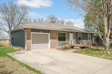 707 E Striping-3