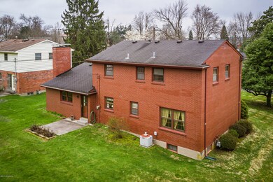 9852 Longwood Cir-04