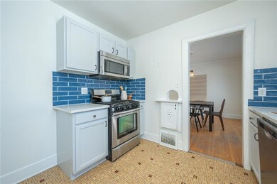 2011 Chautauqua Pkwy, Des Moines, IA 50314 - photo 6