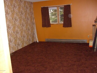 9595 Canton 3rd Br, Den or office grnd f